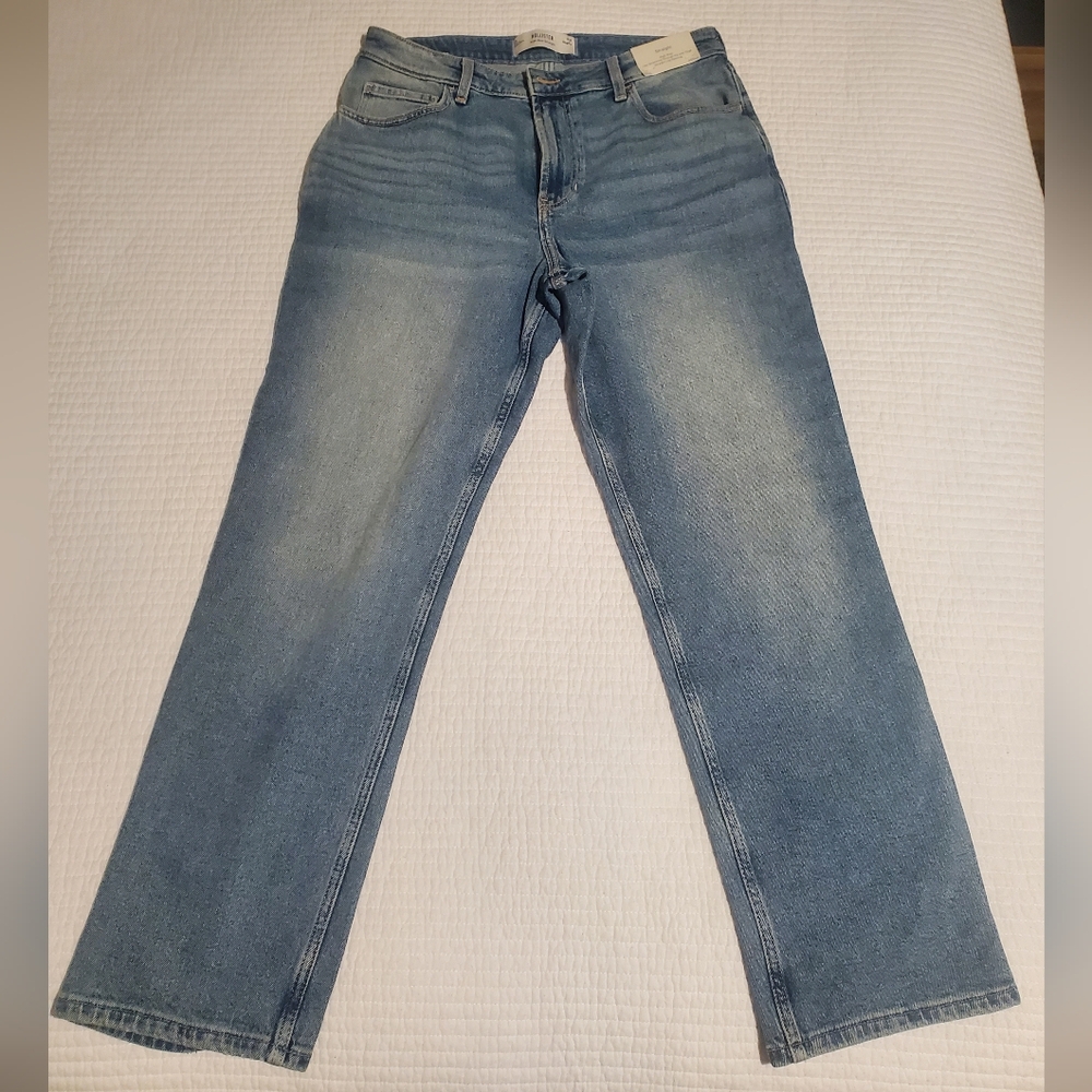 Hollister Women's Straight Leg Jeans - Light Blue - Picture 4 of 6